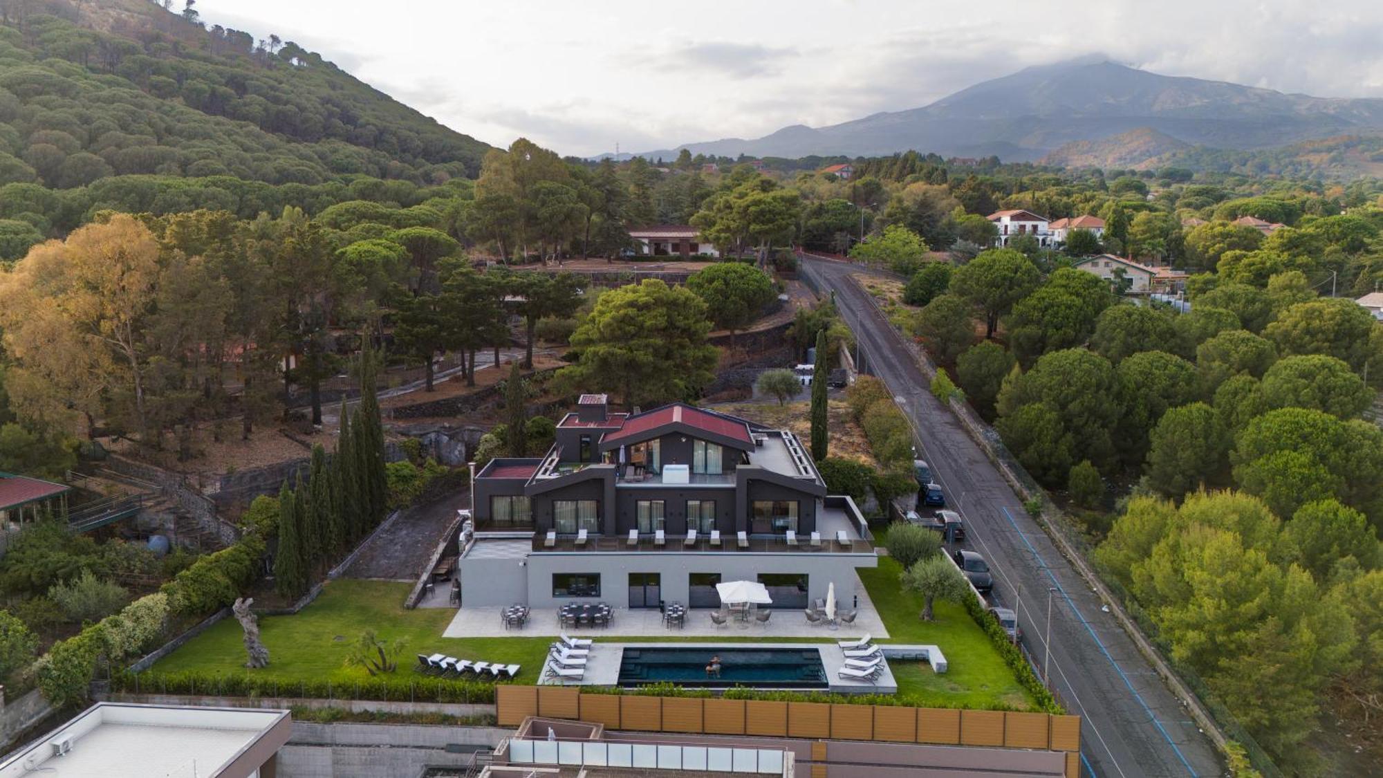 Mon Luxury Rooms Spa Nicolosi Exterior photo